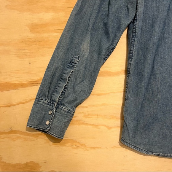 Levis Men’s large Blue Denim Barstow Western Pearl Snap LS Shirt Pockets Red Tab - Picture 7 of 9